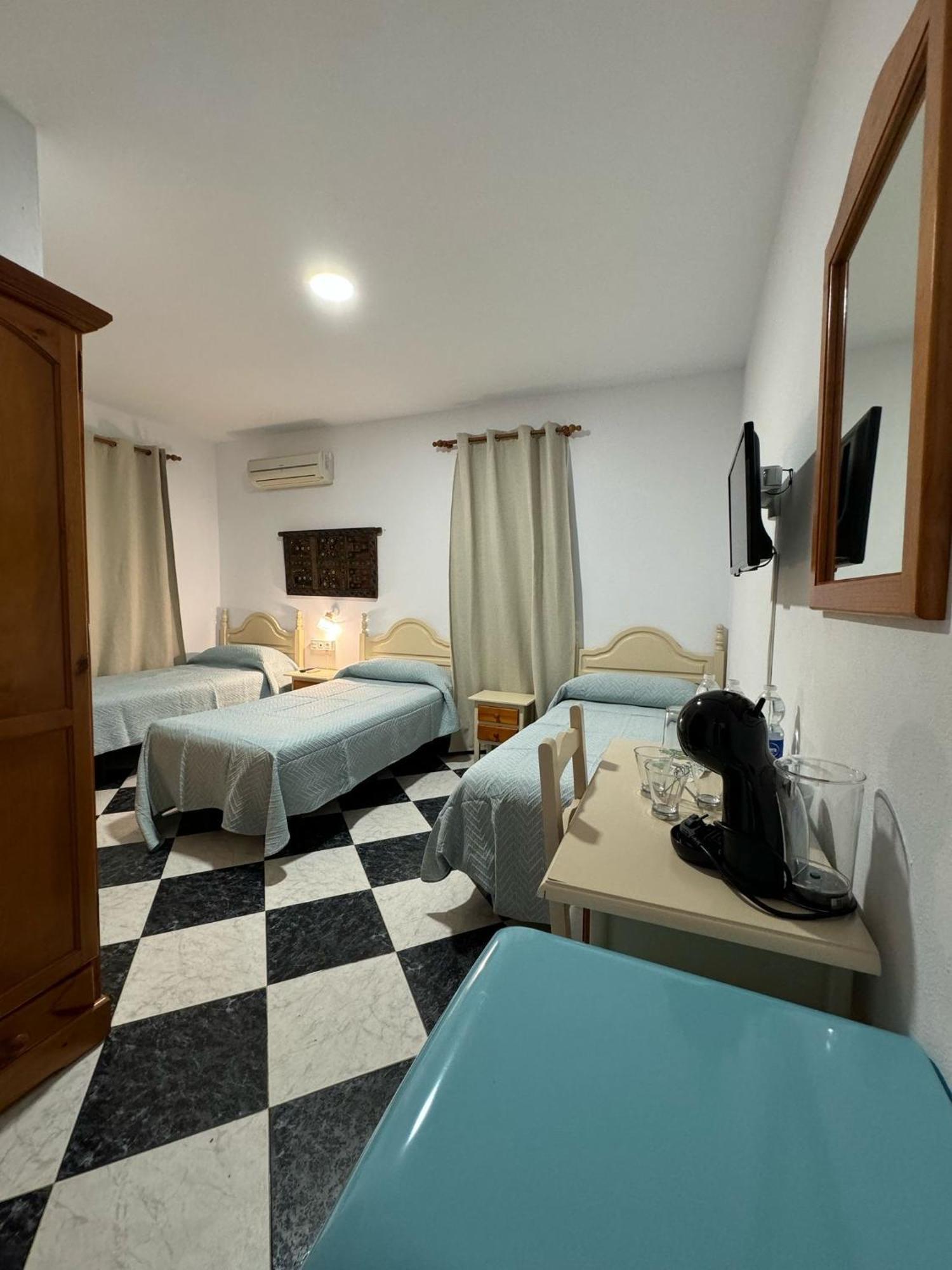 Hostal Del Faro Кониль-де-ла-Фронтера Экстерьер фото