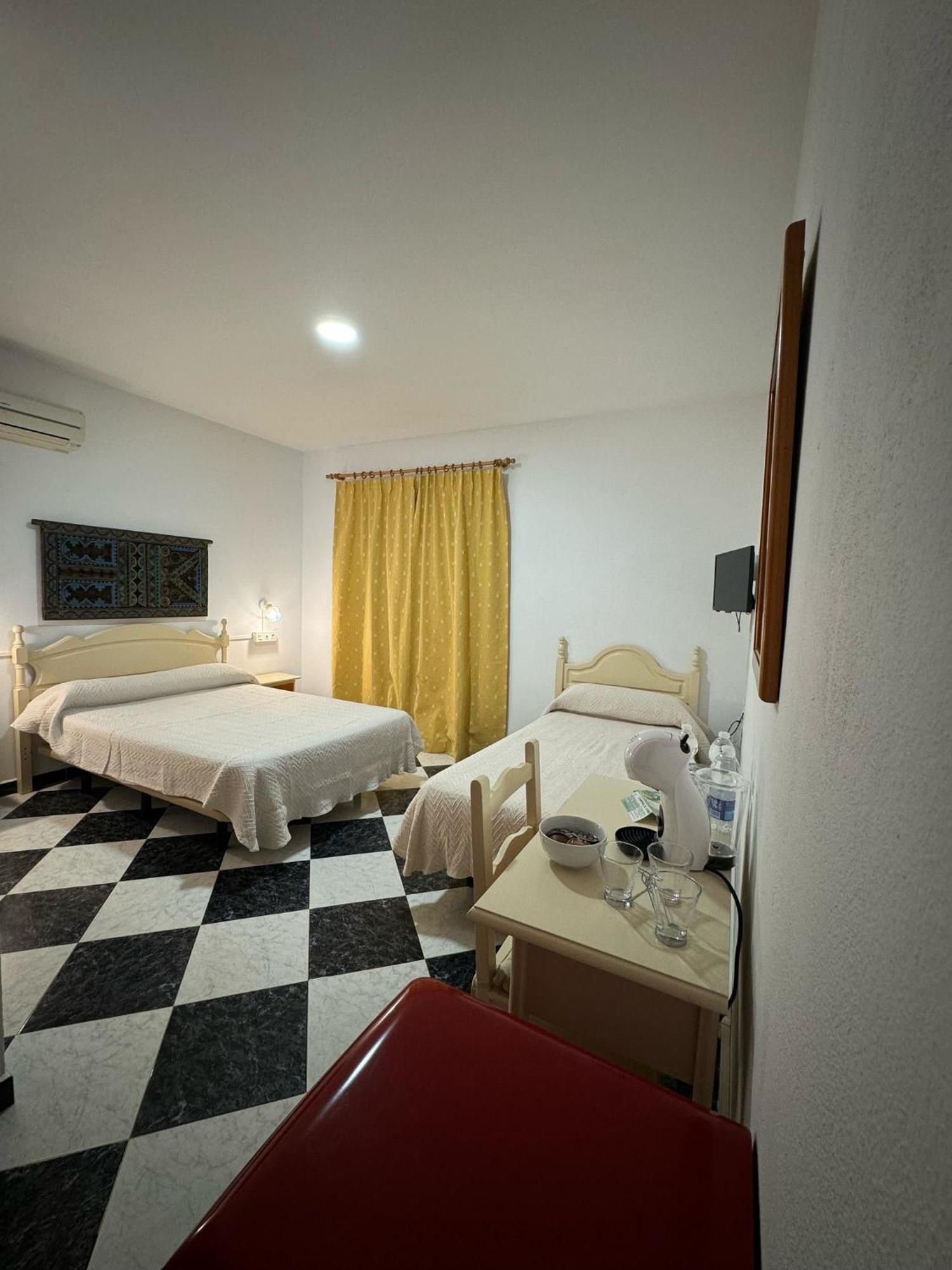 Hostal Del Faro Кониль-де-ла-Фронтера Экстерьер фото